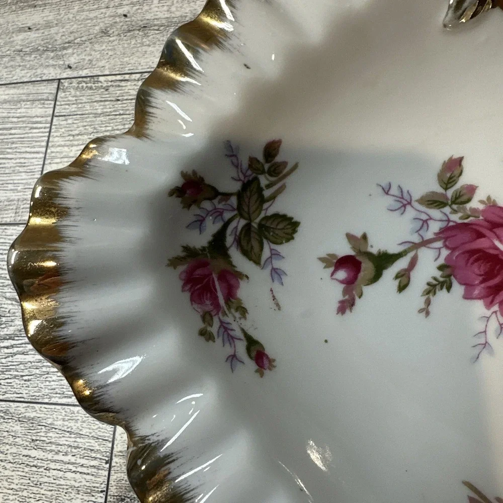 Moss Rose Dish #28/6M Scalloped Gold Rim w/ Handle 9x8.5